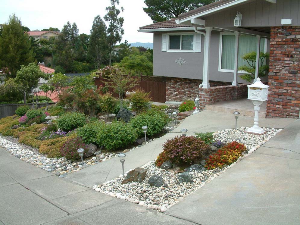 Rock and Pebble Border